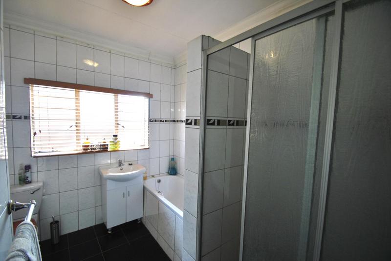 4 Bedroom Property for Sale in Dawn Park Gauteng