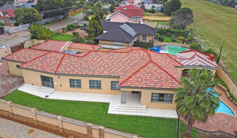 4 Bedroom Property for Sale in Glenanda Gauteng