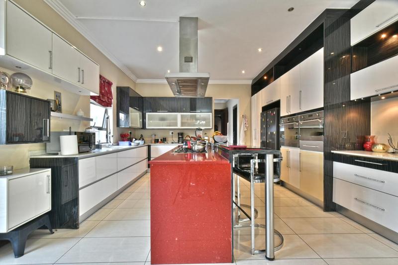 5 Bedroom Property for Sale in Woodmead Gauteng