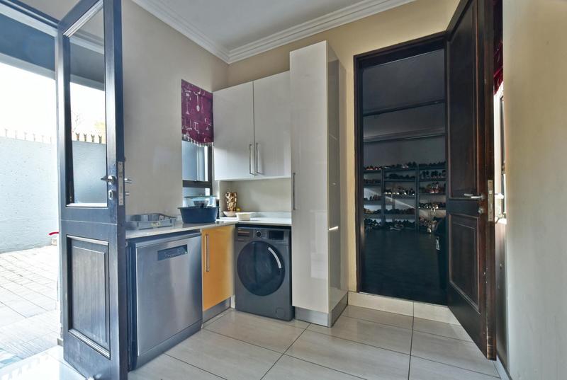 5 Bedroom Property for Sale in Woodmead Gauteng