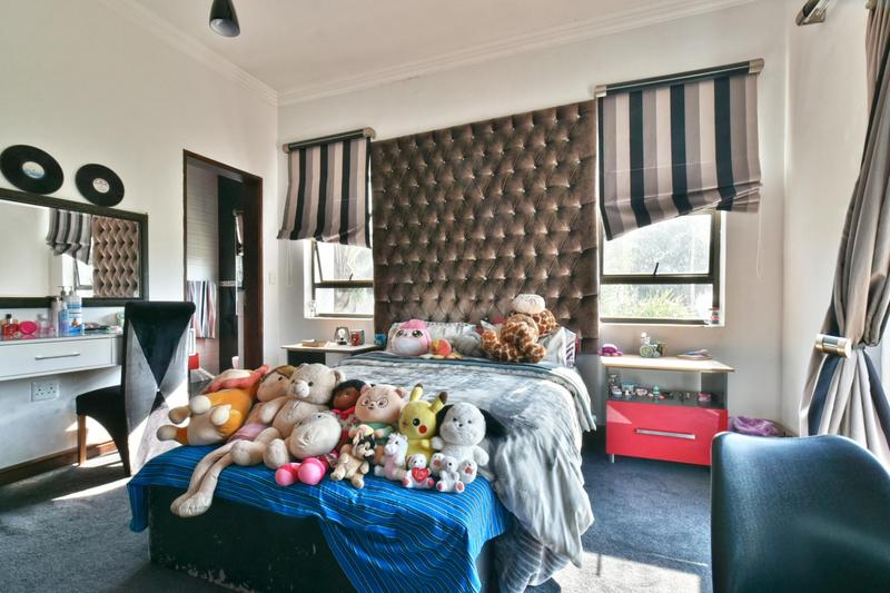 5 Bedroom Property for Sale in Woodmead Gauteng