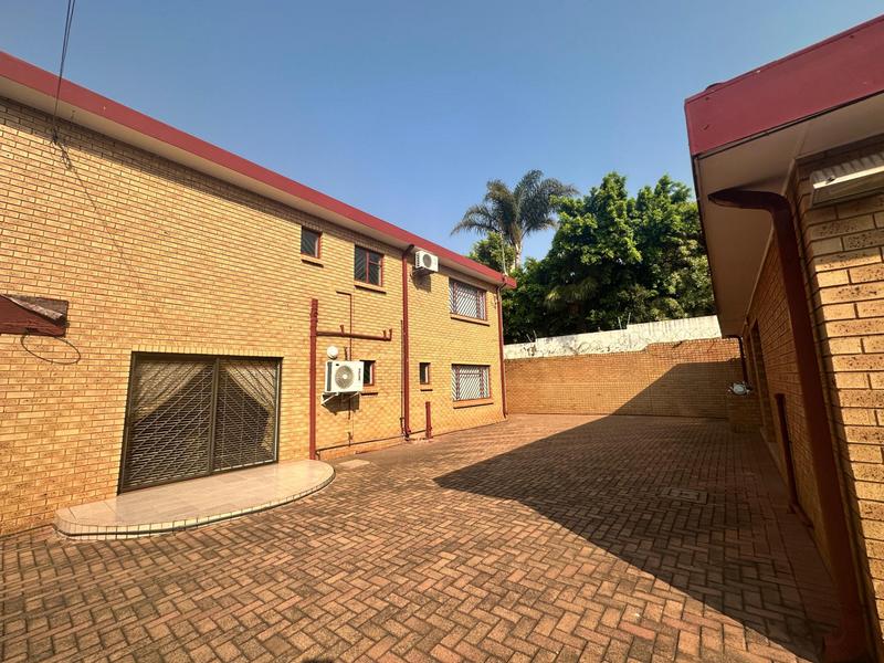5 Bedroom Property for Sale in Laudium Gauteng
