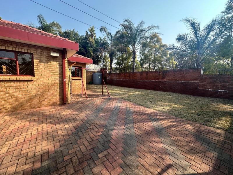 5 Bedroom Property for Sale in Laudium Gauteng