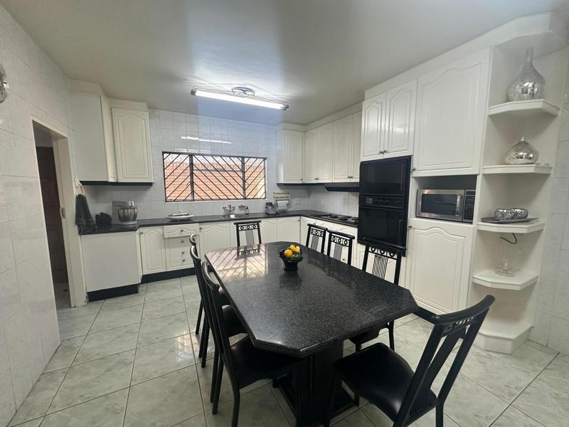 5 Bedroom Property for Sale in Laudium Gauteng