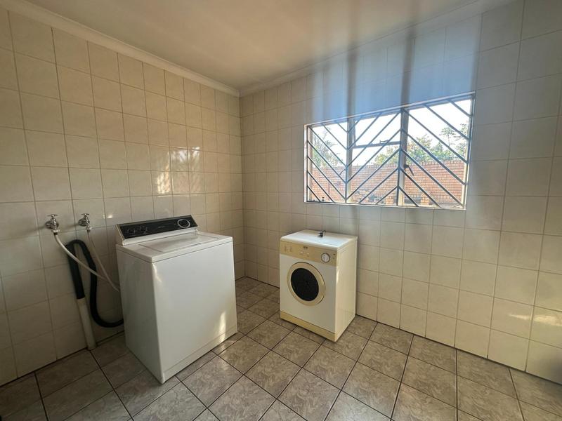 5 Bedroom Property for Sale in Laudium Gauteng