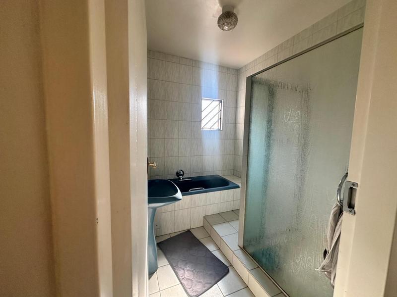 5 Bedroom Property for Sale in Laudium Gauteng