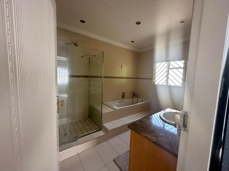 5 Bedroom Property for Sale in Laudium Gauteng