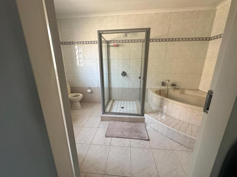 5 Bedroom Property for Sale in Laudium Gauteng