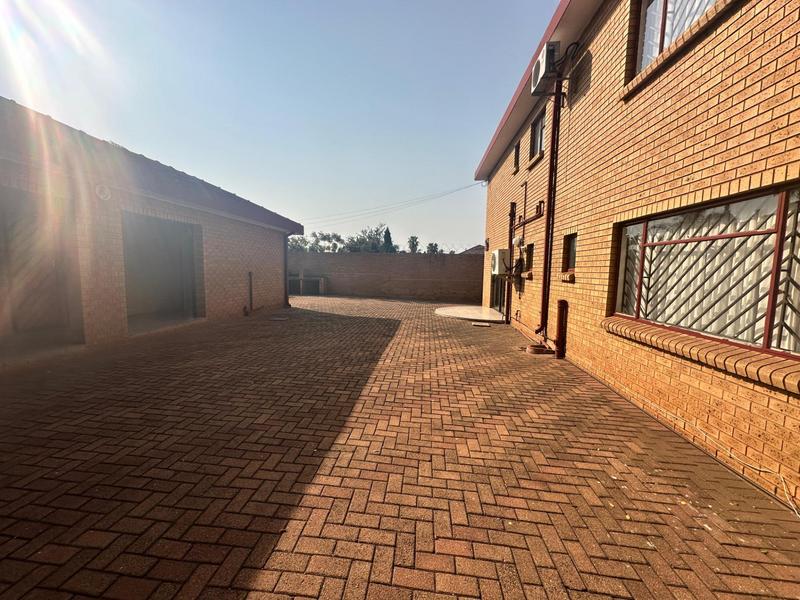 5 Bedroom Property for Sale in Laudium Gauteng