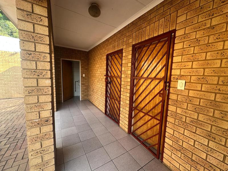 5 Bedroom Property for Sale in Laudium Gauteng