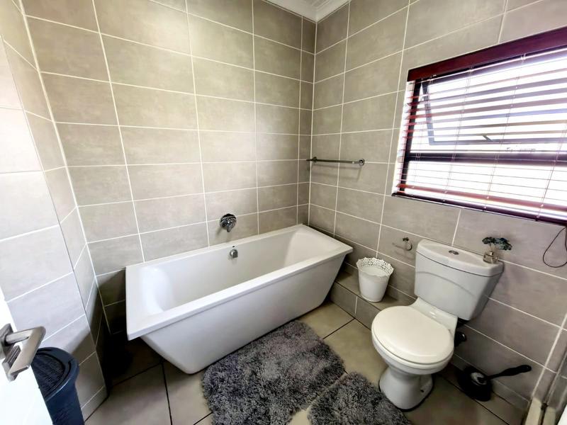 To Let 2 Bedroom Property for Rent in Linbro Park Gauteng