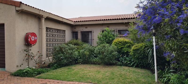 3 Bedroom Property for Sale in Lakefield Gauteng