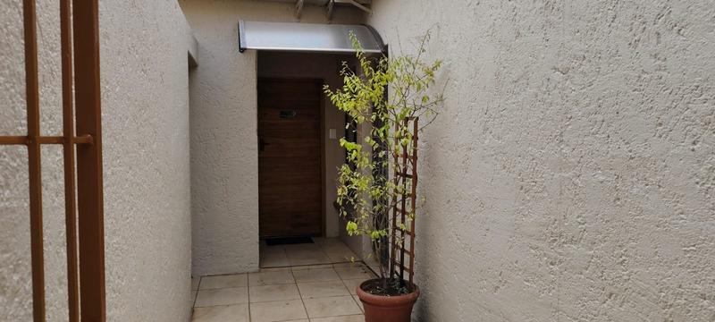 3 Bedroom Property for Sale in Lakefield Gauteng