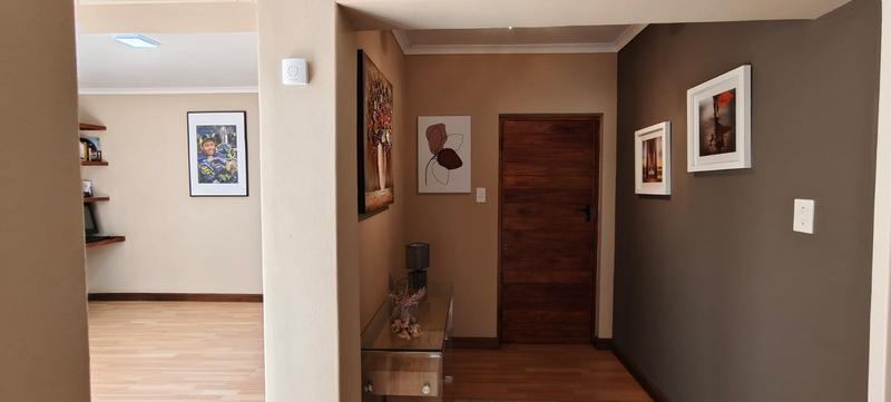 3 Bedroom Property for Sale in Lakefield Gauteng