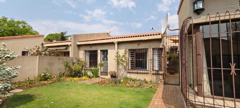 3 Bedroom Property for Sale in Lakefield Gauteng