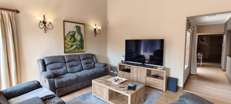 3 Bedroom Property for Sale in Lakefield Gauteng