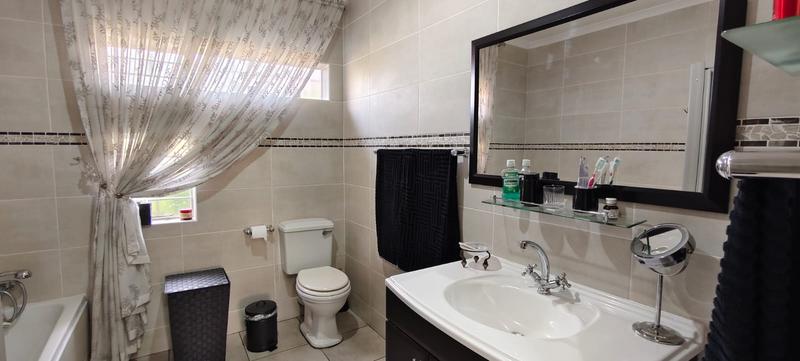 3 Bedroom Property for Sale in Lakefield Gauteng