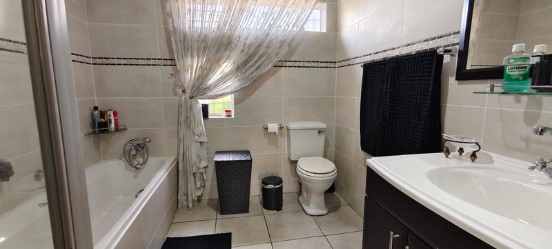 3 Bedroom Property for Sale in Lakefield Gauteng
