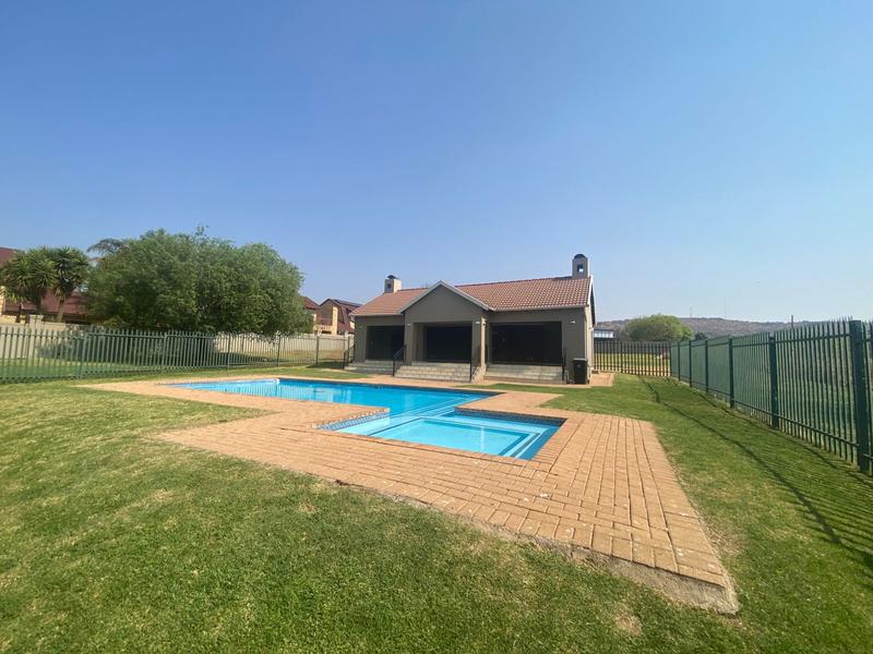 2 Bedroom Property for Sale in Ruimsig Gauteng