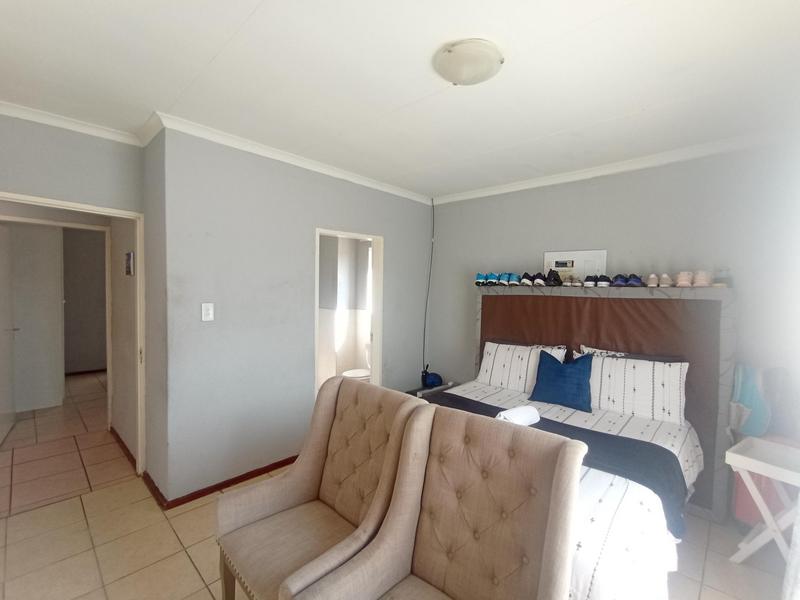 2 Bedroom Property for Sale in Ruimsig Gauteng