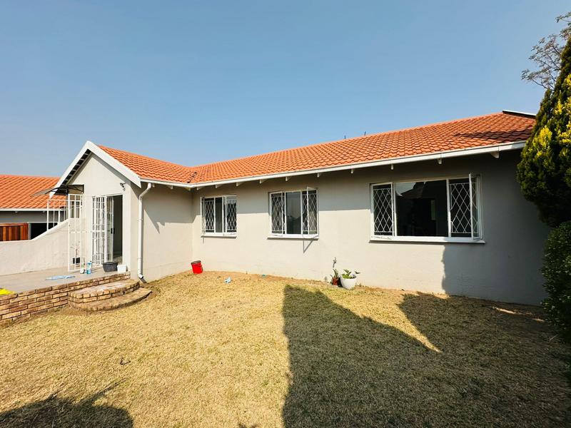 To Let 3 Bedroom Property for Rent in Country View Gauteng