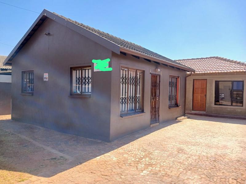 2 Bedroom Property for Sale in Protea Glen Gauteng