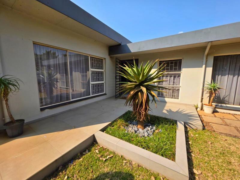 4 Bedroom Property for Sale in Elardus Park Gauteng