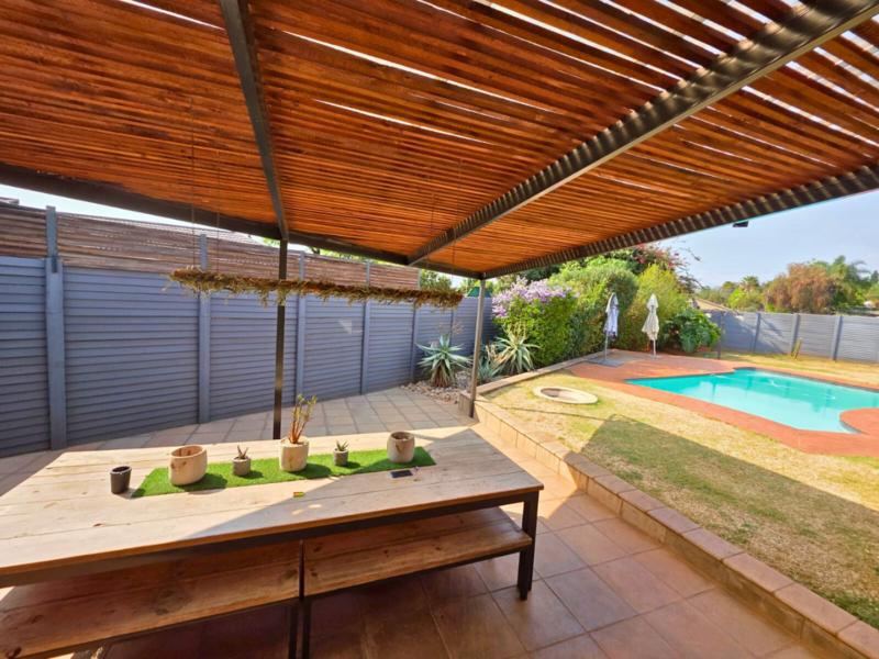 4 Bedroom Property for Sale in Elardus Park Gauteng