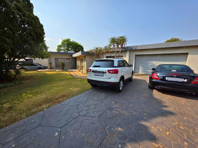 4 Bedroom Property for Sale in Elardus Park Gauteng