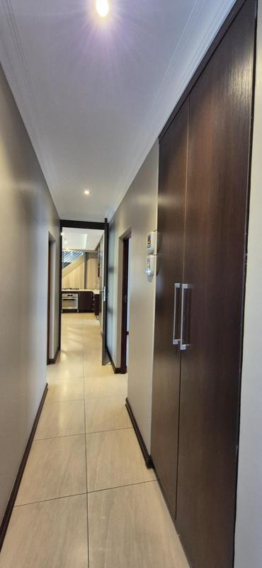 To Let 4 Bedroom Property for Rent in Midstream Hill Gauteng
