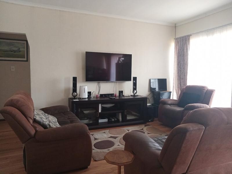 2 Bedroom Property for Sale in Greenhills Gauteng