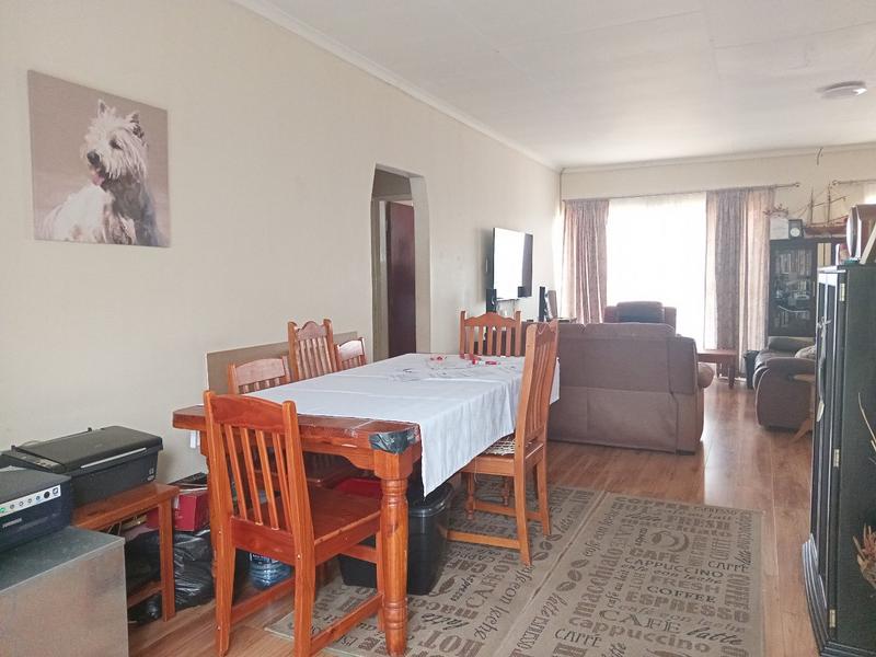 2 Bedroom Property for Sale in Greenhills Gauteng