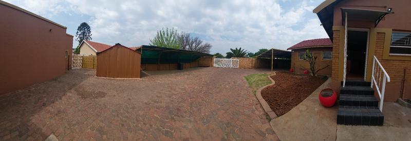 4 Bedroom Property for Sale in Dalpark Proper Gauteng