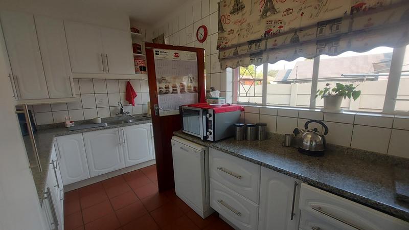 4 Bedroom Property for Sale in Freeway Park Gauteng
