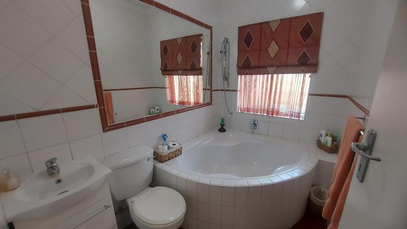 4 Bedroom Property for Sale in Freeway Park Gauteng