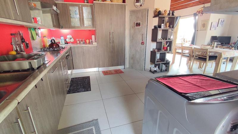 3 Bedroom Property for Sale in Amberfield Crest Estate Gauteng