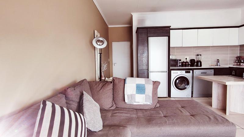 To Let 1 Bedroom Property for Rent in Greenstone Hill Gauteng