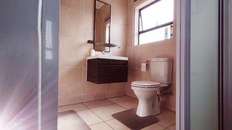 To Let 1 Bedroom Property for Rent in Greenstone Hill Gauteng