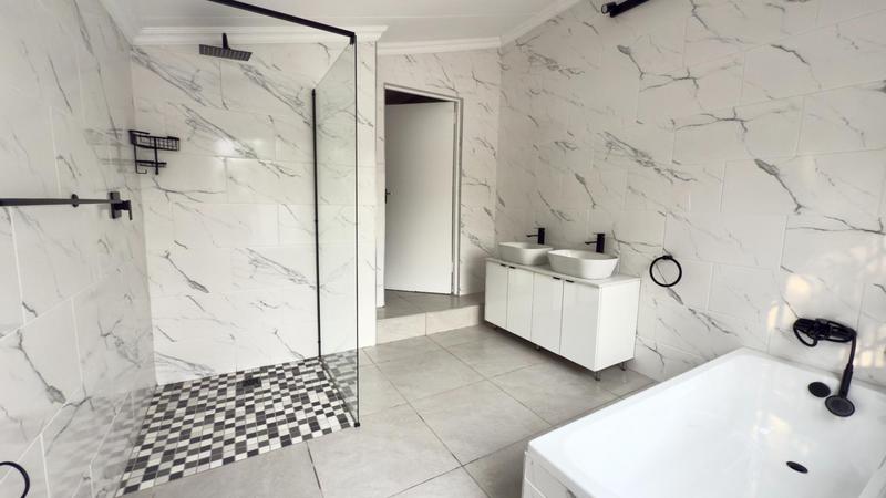 To Let 4 Bedroom Property for Rent in Kensington B Gauteng