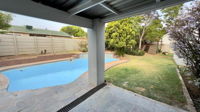 To Let 4 Bedroom Property for Rent in Kensington B Gauteng