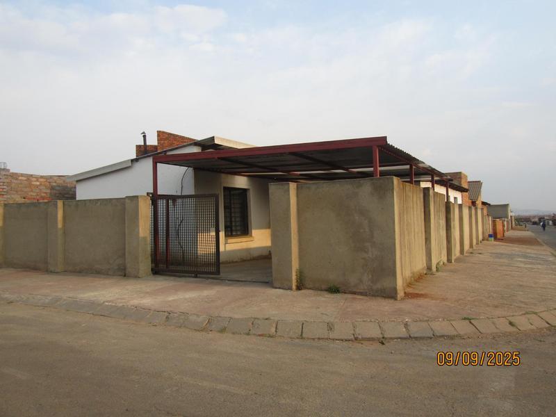 6 Bedroom Property for Sale in Vosloorus Gauteng