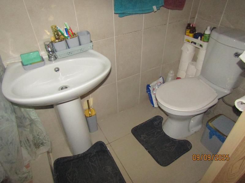 6 Bedroom Property for Sale in Vosloorus Gauteng