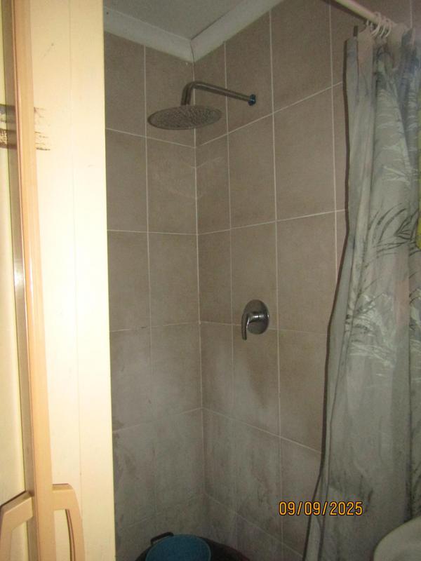 6 Bedroom Property for Sale in Vosloorus Gauteng