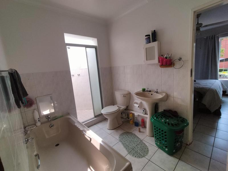 2 Bedroom Property for Sale in Die Hoewes Gauteng