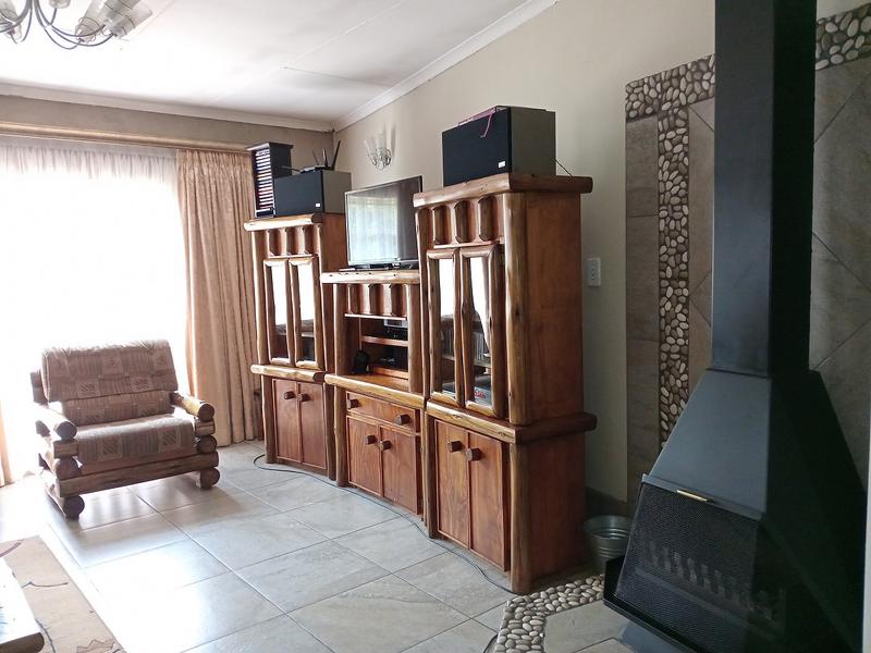 3 Bedroom Property for Sale in Vanderbijlpark SW 5 Gauteng