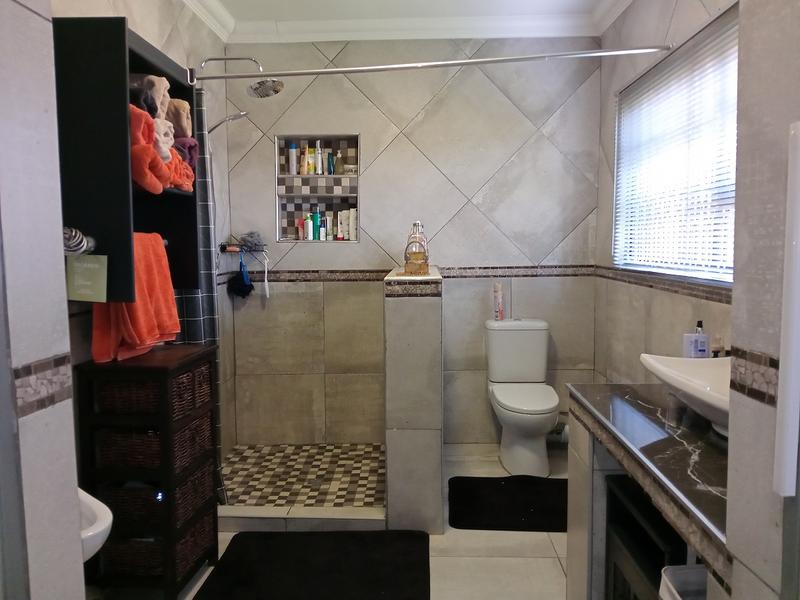 3 Bedroom Property for Sale in Vanderbijlpark SW 5 Gauteng