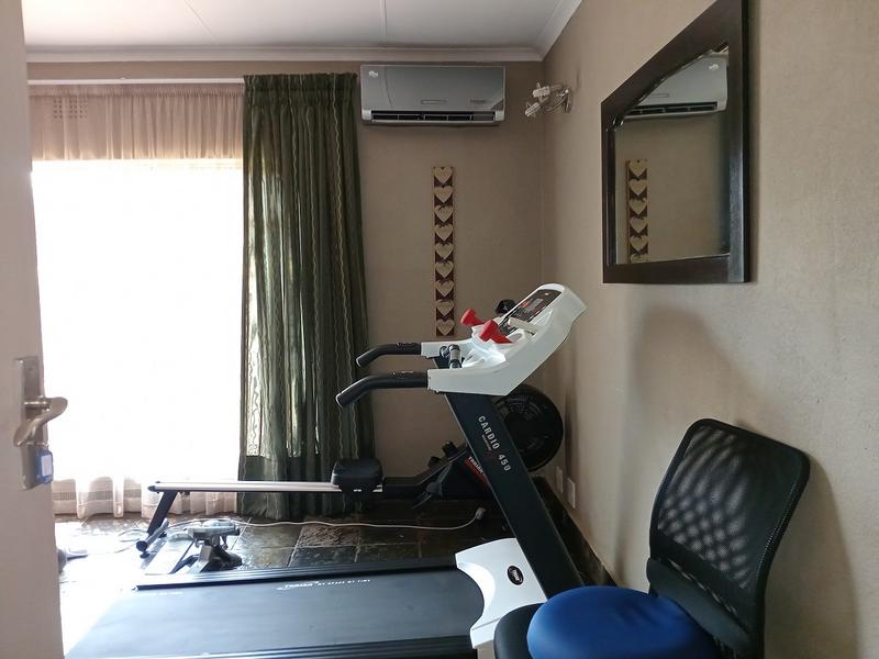 3 Bedroom Property for Sale in Vanderbijlpark SW 5 Gauteng
