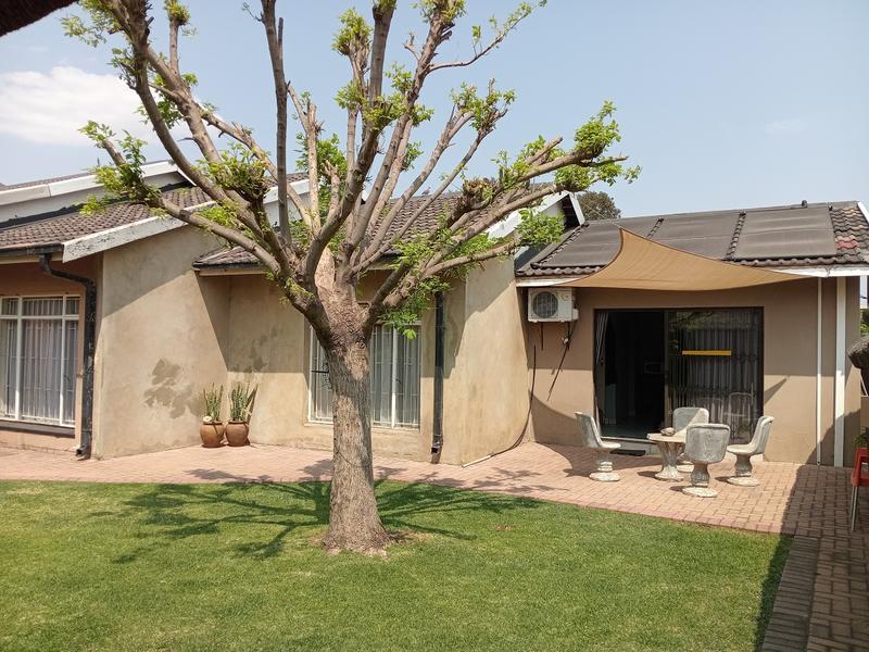 3 Bedroom Property for Sale in Vanderbijlpark SW 5 Gauteng