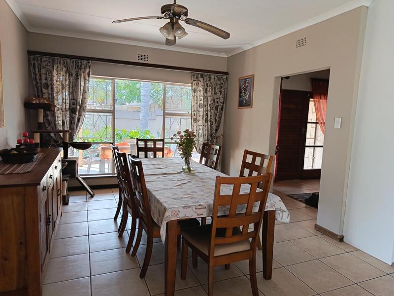 6 Bedroom Property for Sale in Brackenhurst Gauteng