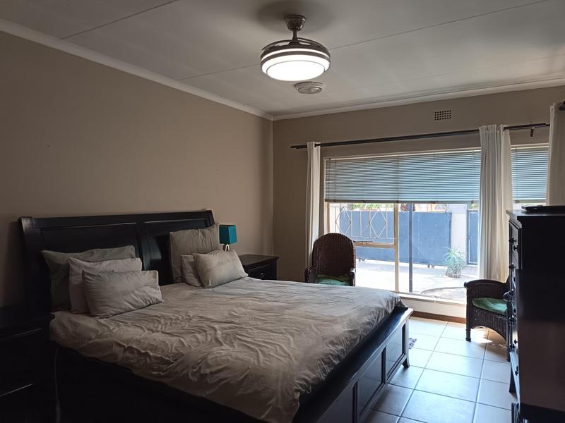 6 Bedroom Property for Sale in Brackenhurst Gauteng